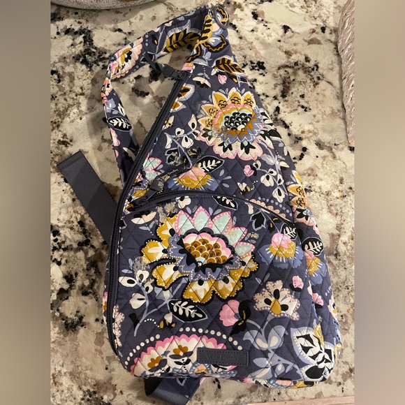 Vera Bradley sling bag - Picture 2 of 2